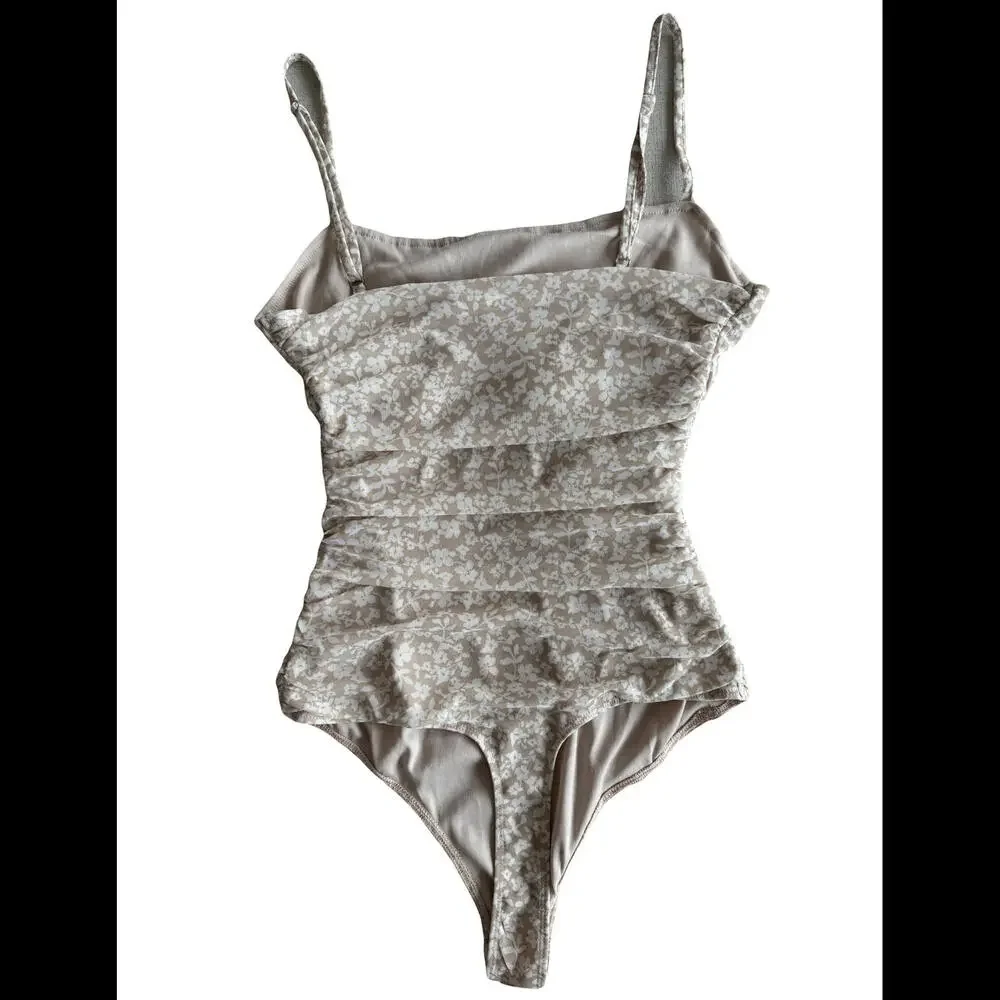 NWOT Le Lis Nude Tan White Floral Mock Lace Ruched Bustier Bodysuit Size Medium - Picture 2 of 3